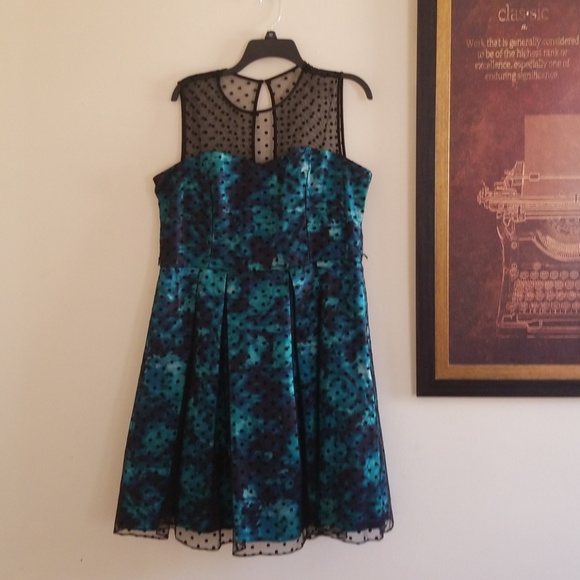 Chetta B Sheer Lace Ombre Dress - Picture 3 of 4